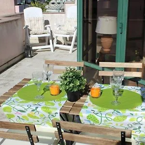Espacoso Apartamento Junto Ao Metro Apartamento Lisboa